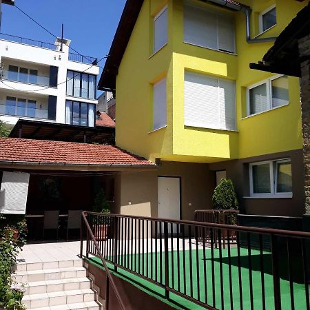 Dino'S Apartment Сараево Екстериор снимка